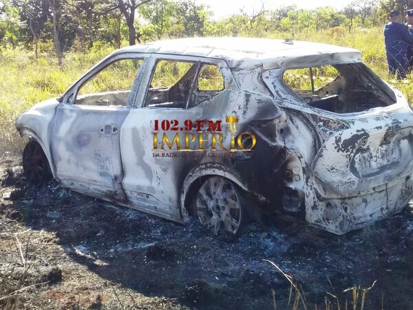Hallan vehículo incinerado que habría sido utilizado para asesinar a pastor - Radio Imperio