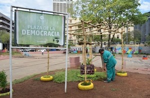 Fustigan “hermoseamiento” de la Plaza de la Democracia en redes