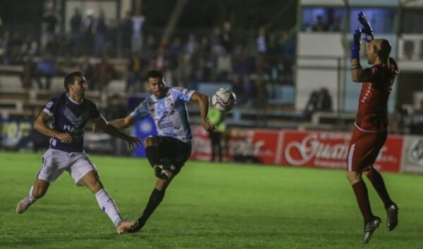 Diario HOY | Ameliano y Guaireña abren la 13ª fecha en Trinidad