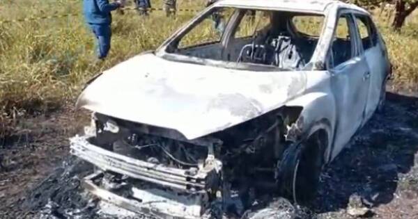 La Nación / Hallan auto incinerado que habrían usado los sicarios del pastor asesinado