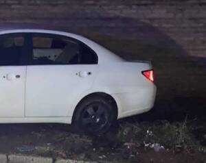 Crónica / Travestis destrozaron un auto tras un confuso incidente con el dueño