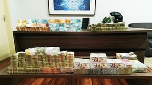 Hallan millonario botín presumiblemente de lavado de dinero tras allanamientos en PJC | Noticias Paraguay