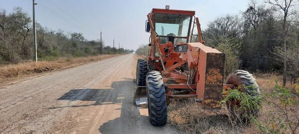 Reparan caminos del Alto Paraguay - Noticias del Chaco - ABC Color