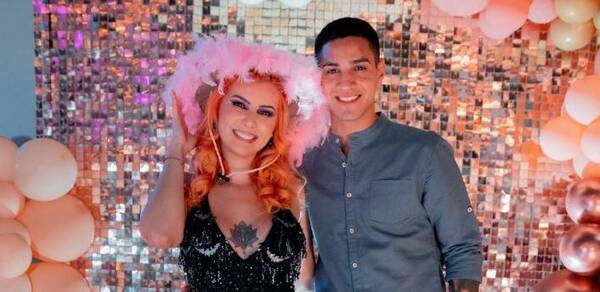 Crónica / [VIDEO] Novia del pelotero Luis Zarate purea por su nuevo emprendimiento