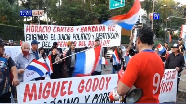 Con manifestación, ciudadanos piden a Cartes que retire apoyo a Miguel Godoy | Noticias Paraguay