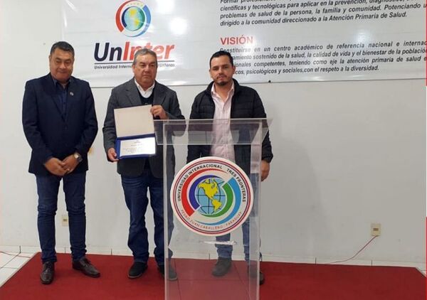 UNINTER rinde homenaje al Lic. Eulalio Gómez Batista