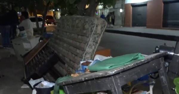 La Nación / Anciana desalojada de su vivienda denuncia que fue engañada por su abogada