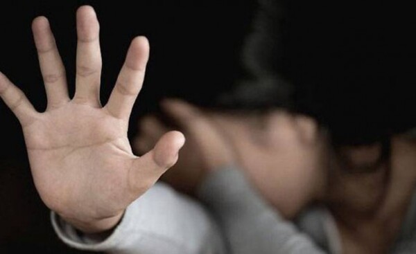 Condenan a 17 años de prisión a un policía que abusó de su hijastra