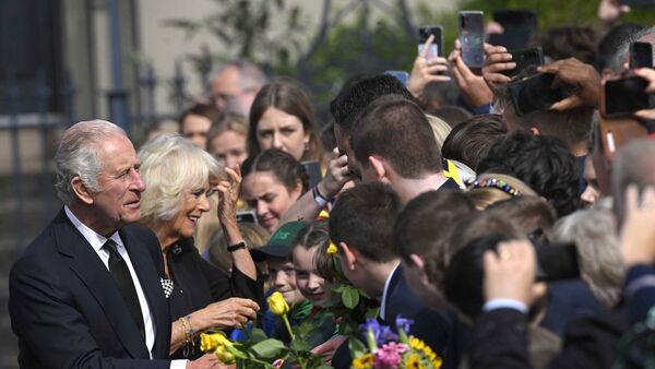 Carlos III planea una coronación más modesta que la de su madre