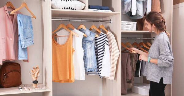 La Nación / Batch Dressing: el práctico método para organizar tu look semanal