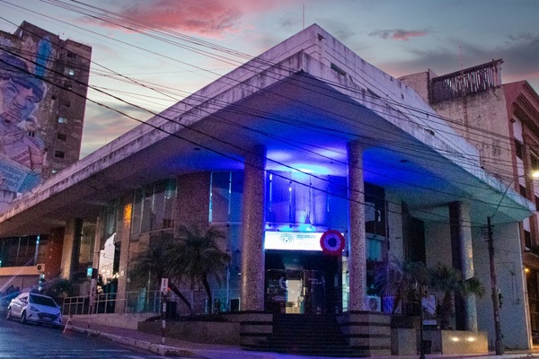 La STP se iluminó de azul en celebración del Día de las Lenguas de Señas - .::Agencia IP::.