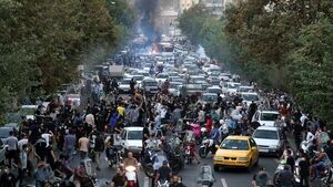 Suben a 35 los muertos en las protestas de Irán, según la tv estatal