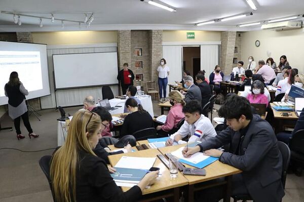 Transformación Educativa: docente piden suspender el plan, mientras directores lo apoyan - Nacionales - ABC Color