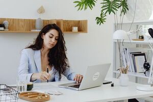 Síndrome del Impostor: ¿por qué carecemos de confianza en nosotras mismas?