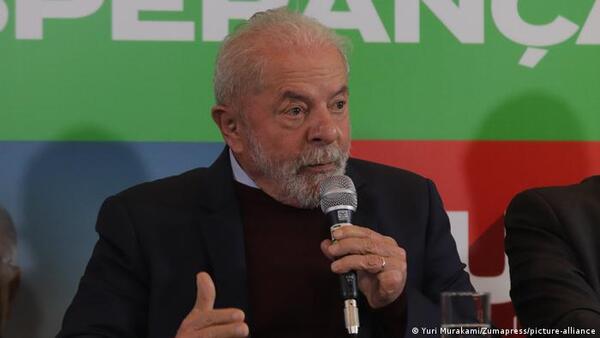 Lula dice que Bolsonaro ataca urnas electrónicas para justificar derrota