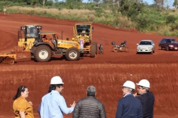 Verifican obras complementarias del Puente de Ia Integración