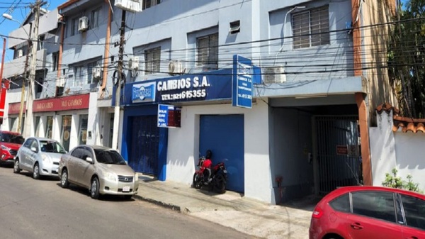 Fiscalía imputa a guardia y a gerente de casa de cambios allanada | Noticias Paraguay