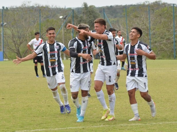 Sábado de fútbol con dos ganadores y una igualdad - APF