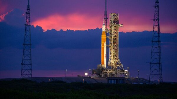 La NASA retrasa de nuevo el lanzamiento de Artemis I por tormenta tropical