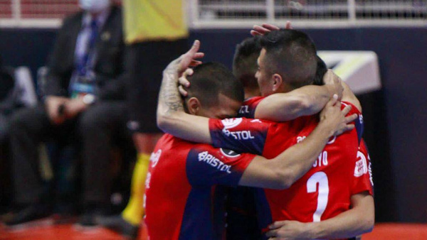 Crónica / [VIDEO] Cerro se divierte y golea en su debut en la Copa Libertadores