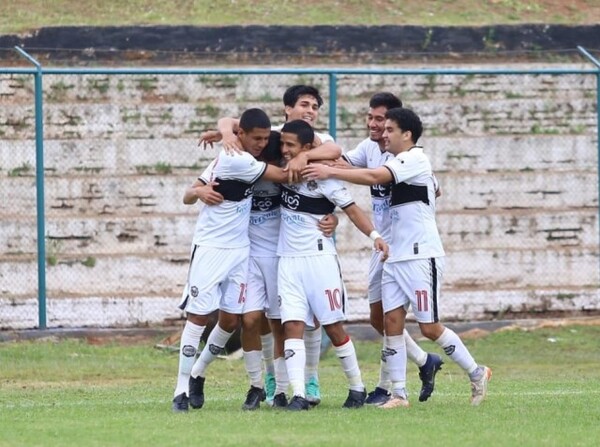 Los locales se quedaron con los puntos en la tarde sabatina - APF