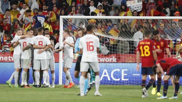 España se desploma a dos meses del Mundial