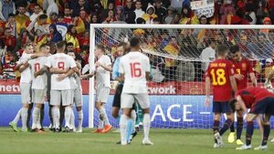 España se desploma a dos meses del Mundial