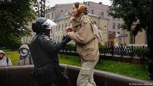 Nuevas protestas contra la movilización parcial dejan más de 700 detenidos en Rusia