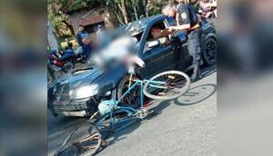 Crónica / Ciclista falleció luego de incrustarse en el parabrisas de un automóvil
