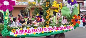 Jóvenes de San Juan Bautista celebran la primavera con un colorido desfile de carrozas - Nacionales - ABC Color