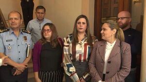 Diputadas piden frenar el amedrentamiento de defensor Miguel Godoy - Política - ABC Color