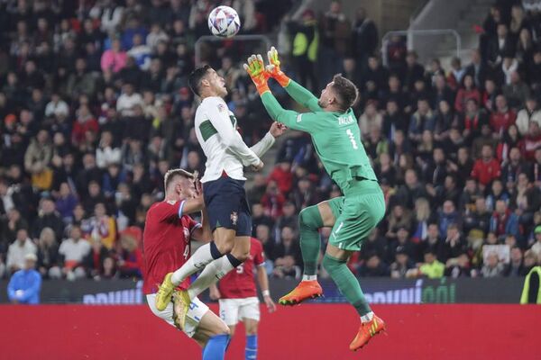 España cae y Portugal golea en la Liga de Naciones - Fútbol - ABC Color