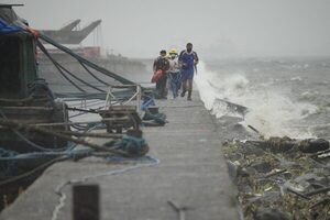 Filipinas evacúa zonas costeras y paraliza transporte marítimo por tifón - El Independiente