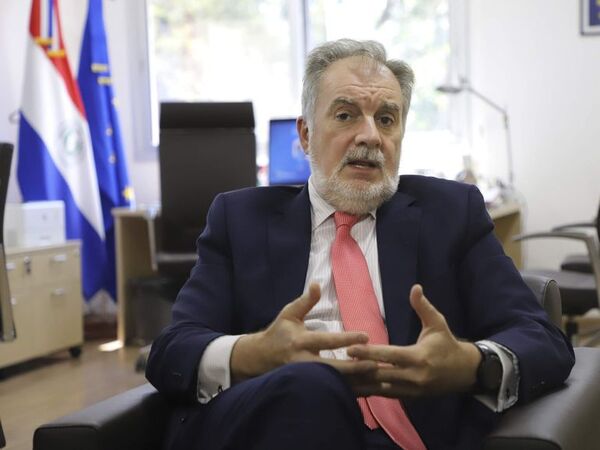 Embajador de la UE: “No decidimos el contenido del currículum educativo” - Mundo - ABC Color