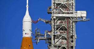 La Nación / NASA suspende tercer intento para lanzar megacohete a la Luna