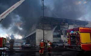 Se incendió el almacén de productos agrícolas más grande del mundo en París - Megacadena — Últimas Noticias de Paraguay