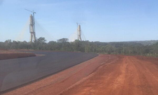 Primeros metros de ruta en conexión con Puente Integración en Franco