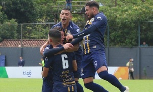Trinidense grita fuerte su regreso a Primera División