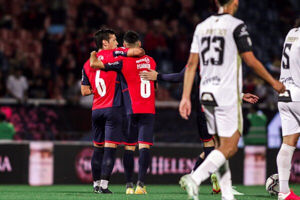 Aplastante goleada de Cerro Porteño para seguir en lo más alto del Clausura | 1000 Noticias