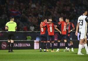 Cerro Porteño vs. Tacuary: el Ciclón encontró los goles para seguir en la cima - Fútbol - ABC Color