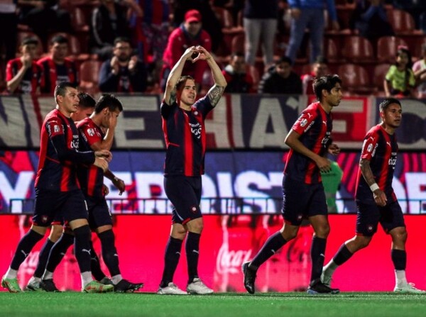 Cerro Porteño festejó en barrio Obrero - APF