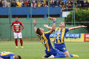Gran victoria de Luqueño que lo acerca al ascenso