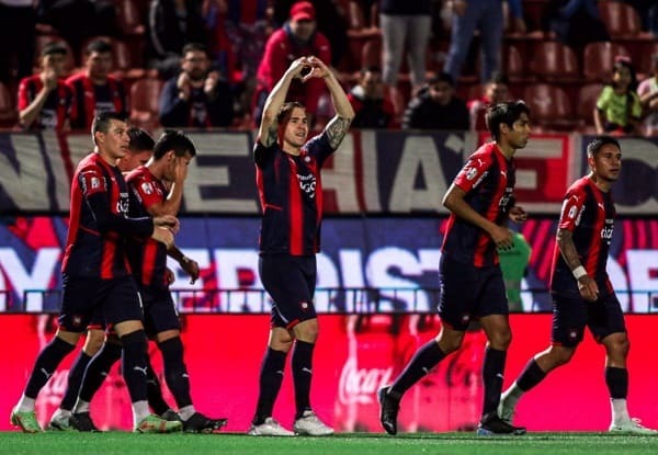 Cerro Porteño aplica paliza y continúa en la cima - Paraguaype.com