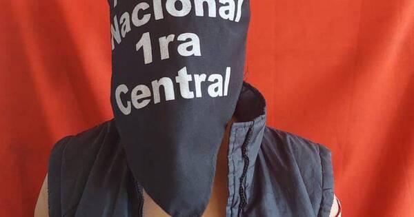 La Nación / Detienen a dos mujeres asaltantes