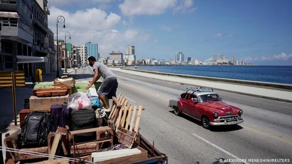 Ian se convierte en huracán de categoría 1 al acercarse a Cuba