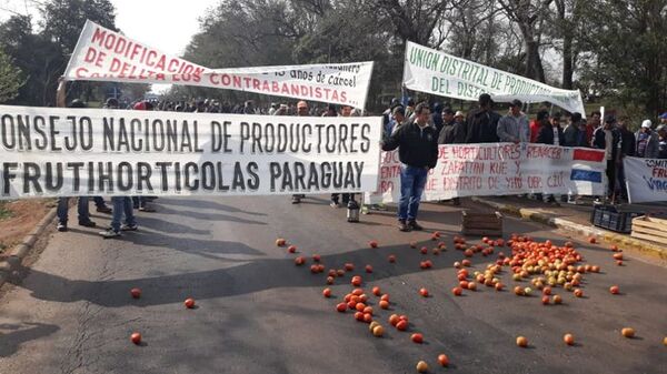 Hortigranjeros pretenden inundar hoy Asunción con tomates, en repudio al contrabando - ADN Digital