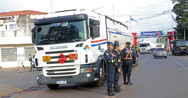 La Nación / Venta de Petropar a Bolivia a bajo costo: “Es una vergüenza”, sostiene dirigente camionero