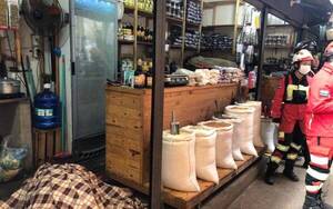 Crónica / Asesinato y posterior suicidio en pleno mercado de San Loreno