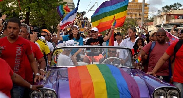 Diario HOY | Cuba aprueba el matrimonio igualitario
