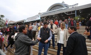 Santiago Peña participó de misa de Caacupé